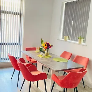 Shadwell - Walking Distance To Tower Bridge, Two Stations In Close Proximity Homestay London